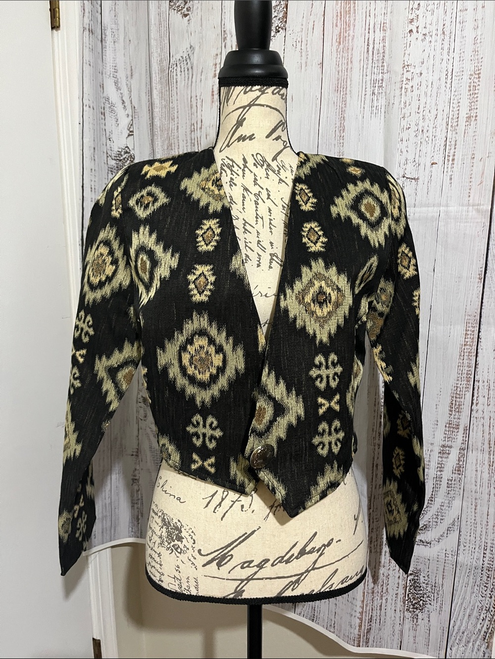 Patterned Black and Olive Open-Front Women's Crop Blazer